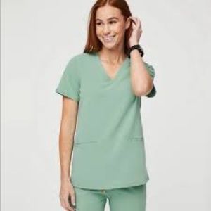 XS Casma Figs Scrub Top in Jade